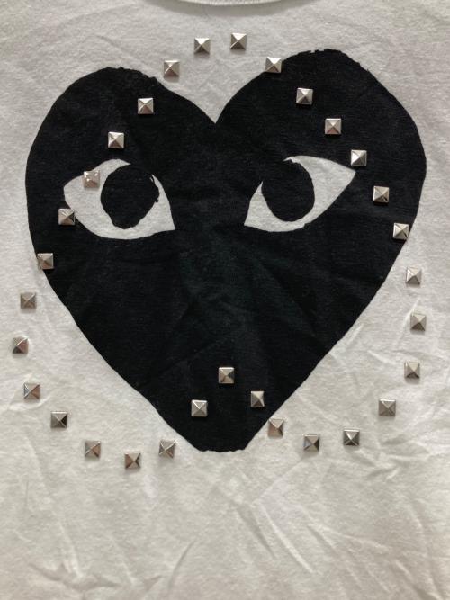 PLAY COMME des GARCONS（プレイコムデギャルソン）PLAY COMME des GARCONS (プレイコムデギャルソン) スタッズ付きハートロゴTシャツ ホワイト サイズ:Sの古着・服飾アイテム