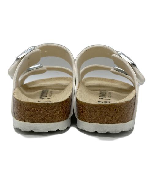 BIRKENSTOCK（ビルケンシュトック）BIRKENSTOCK (ビルケンシュトック) サンダル ホワイト サイズ:240の古着・服飾アイテム