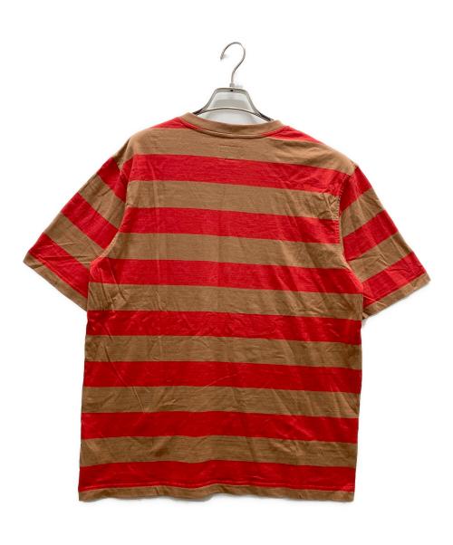 stussy（ステューシー）stussy (ステューシー) ボーダーポケットTシャツ/Classic Stripe Crew Neck T-Shirt レッド×ブラウン サイズ:Mの古着・服飾アイテム