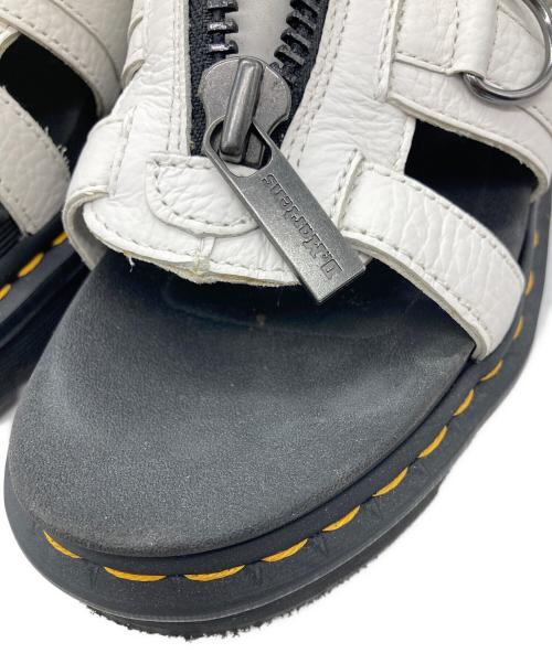 Dr.Martens（ドクターマーチン）Dr.Martens (ドクターマーチン) OLSON フロントジップレザーサンダル ホワイト サイズ:UK5の古着・服飾アイテム