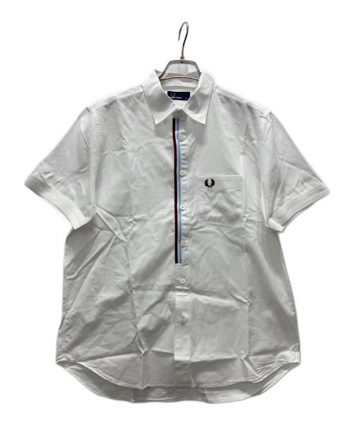 FRED PERRY（フレッドペリー）FRED PERRY (フレッドペリー) 半袖シャツ ホワイト サイズ:Mの古着・服飾アイテム