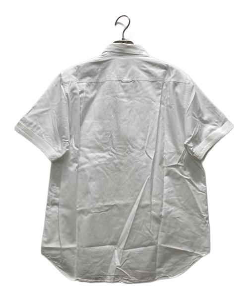 FRED PERRY（フレッドペリー）FRED PERRY (フレッドペリー) 半袖シャツ ホワイト サイズ:Mの古着・服飾アイテム
