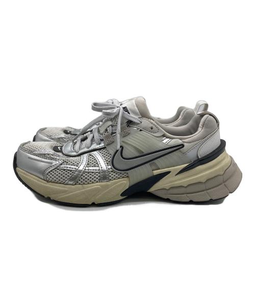 NIKE（ナイキ）NIKE (ナイキ) W V2K RUN SUMMIT シルバー サイズ:24.5の古着・服飾アイテム