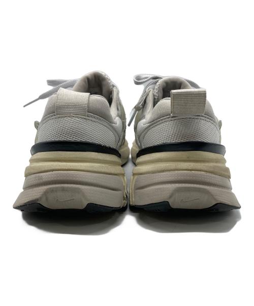 NIKE（ナイキ）NIKE (ナイキ) W V2K RUN SUMMIT シルバー サイズ:24.5の古着・服飾アイテム