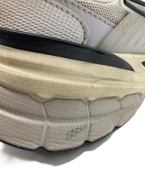 NIKE（ナイキ）NIKE (ナイキ) W V2K RUN SUMMIT シルバー サイズ:24.5の古着・服飾アイテム