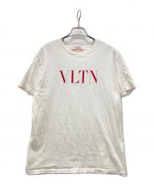 VALENTINO（ヴァレンティノ）の古着「VLTN ロゴプリントTシャツ」｜ホワイト