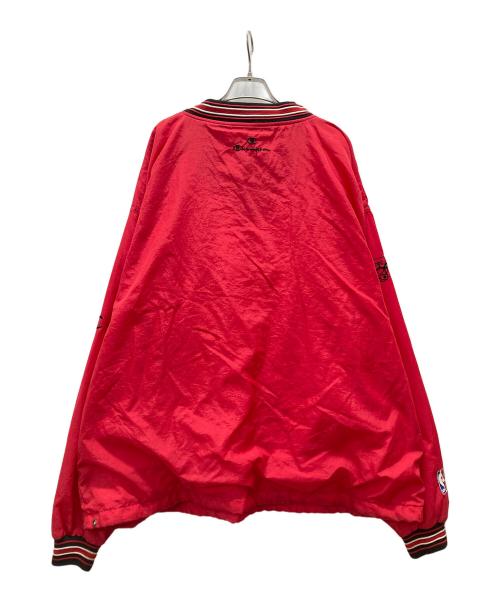 Champion（チャンピオン）Champion (チャンピオン) NBA 古着 ナイロンプルオーバー/シカゴブルズ レッド サイズ:XXLの古着・服飾アイテム