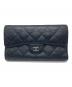CHANEL（シャネル）の古着「キャビアスキン 3つ折りフラップ長財布」｜ブラック