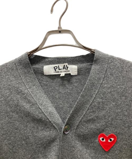 PLAY COMME des GARCONS（プレイコムデギャルソン）PLAY COMME des GARCONS (プレイコムデギャルソン) ニットカーディガン グレー サイズ:Mの古着・服飾アイテム