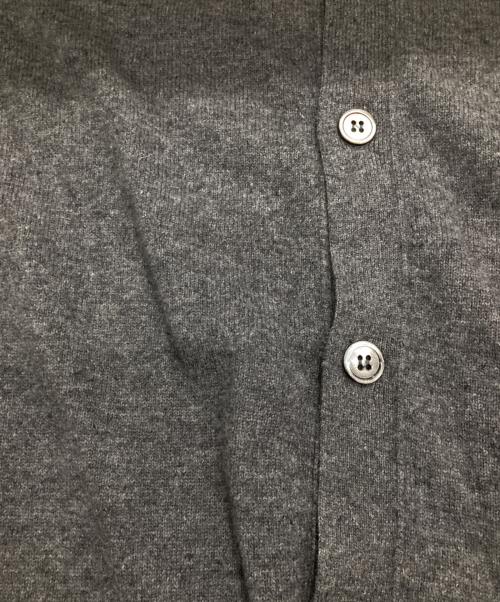 PLAY COMME des GARCONS（プレイコムデギャルソン）PLAY COMME des GARCONS (プレイコムデギャルソン) ニットカーディガン グレー サイズ:Mの古着・服飾アイテム