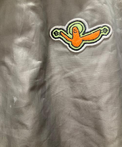 INDEPENDENT（インディペンデント）INDEPENDENT (インディペンデント) コーチジャケット/GONZ HANGER WINDBREAKER JACKET グレー サイズ:Lの古着・服飾アイテム