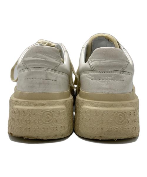 MM6 Maison Margiela（エムエムシックスメゾンマルジェラ）MM6 Maison Margiela (エムエムシックスメゾンマルジェラ) GAMBETTAチャンキースニーカー ホワイト サイズ:36　1/2の古着・服飾アイテム