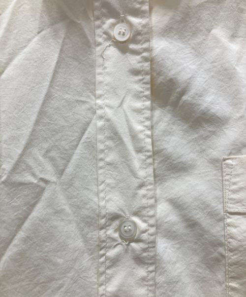 emmi（エミ）emmi (エミ) ロゴ刺繍シャツ アイボリー サイズ:Freeの古着・服飾アイテム