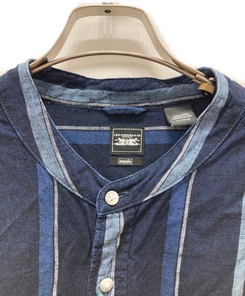 LEVI'S（リーバイス）LEVI'S (リーバイス) OASIS コラボストライプシャツ ネイビー サイズ:XLの古着・服飾アイテム