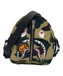 BAPE BY A BATHING APE（ベイプバイアベイシングエイプ）の古着「ショルダーバッグ/ABC CAMO MILO SHARK MINI SHOULDER BAG」｜カーキ