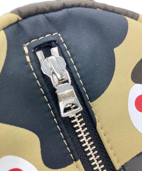 BAPE BY A BATHING APE（ベイプバイアベイシングエイプ）BAPE BY A BATHING APE (ベイプバイアベイシングエイプ) ショルダーバッグ/ABC CAMO MILO SHARK MINI SHOULDER BAG カーキの古着・服飾アイテム
