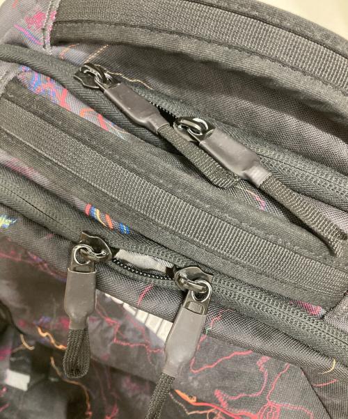 THE NORTH FACE（ザ ノース フェイス）THE NORTH FACE (ザ ノース フェイス) グラフィックプリント VAULT リュック ブラックの古着・服飾アイテム