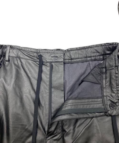 MM6 Maison Margiela（エムエムシックスメゾンマルジェラ）MM6 Maison Margiela (エムエムシックスメゾンマルジェラ) フェイクレザーパンツ ブラック サイズ:44の古着・服飾アイテム