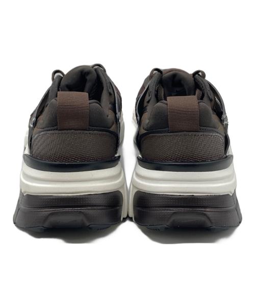 NIKE（ナイキ）NIKE (ナイキ) V2K ラン V2K RUN / ローカットスニーカー ブラウン サイズ:28の古着・服飾アイテム