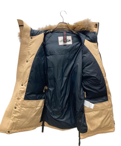 ARCTIC EXPLORER（アークティックエクスプローラー）ARCTIC EXPLORER (アークティックエクスプローラー) CHILL DOWN JACKET/ダウンジャケット ベージュ サイズ:Sの古着・服飾アイテム