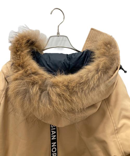 ARCTIC EXPLORER（アークティックエクスプローラー）ARCTIC EXPLORER (アークティックエクスプローラー) CHILL DOWN JACKET/ダウンジャケット ベージュ サイズ:Sの古着・服飾アイテム