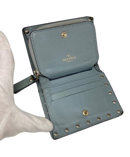 VALENTINO（ヴァレンティノ）VALENTINO (ヴァレンティノ) スタッズ 2つ折り財布 スカイブルーの古着・服飾アイテム