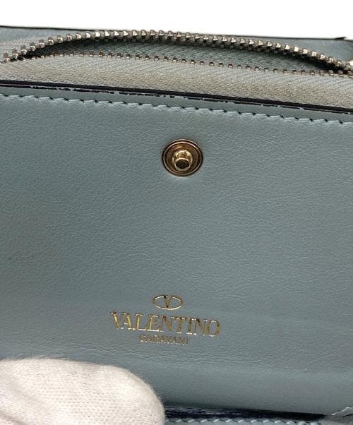 VALENTINO（ヴァレンティノ）VALENTINO (ヴァレンティノ) スタッズ 2つ折り財布 スカイブルーの古着・服飾アイテム
