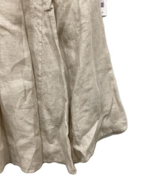 23区（ニジュウサンク）23区 (ニジュウサンク) リネンノースリーブブラウス ベージュ サイズ:32 未使用品の古着・服飾アイテム