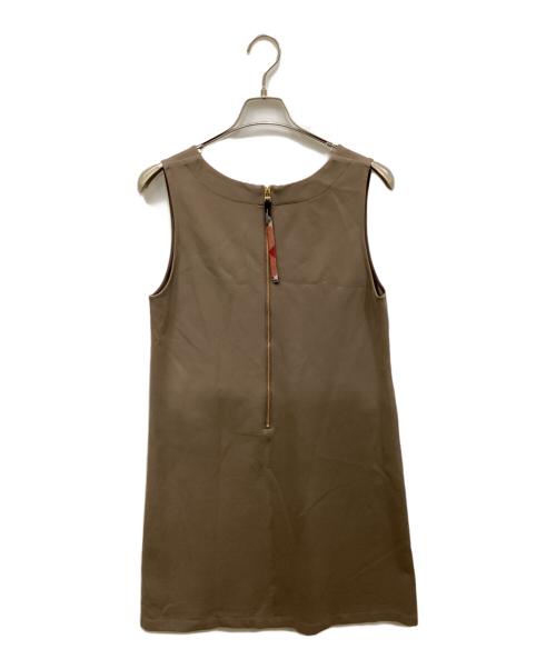 BLUE LABEL CRESTBRIDGE（ブルーレーベルクレストブリッジ）BLUE LABEL CRESTBRIDGE (ブルーレーベルクレストブリッジ) ノースリーブワンピース ベージュ サイズ:38の古着・服飾アイテム