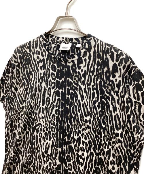 BURBERRY（バーバリー）BURBERRY (バーバリー) レオパード柄Tシャツ ブラック サイズ:Mの古着・服飾アイテム
