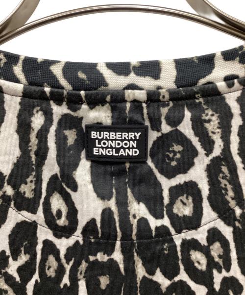 BURBERRY（バーバリー）BURBERRY (バーバリー) レオパード柄Tシャツ ブラック サイズ:Mの古着・服飾アイテム