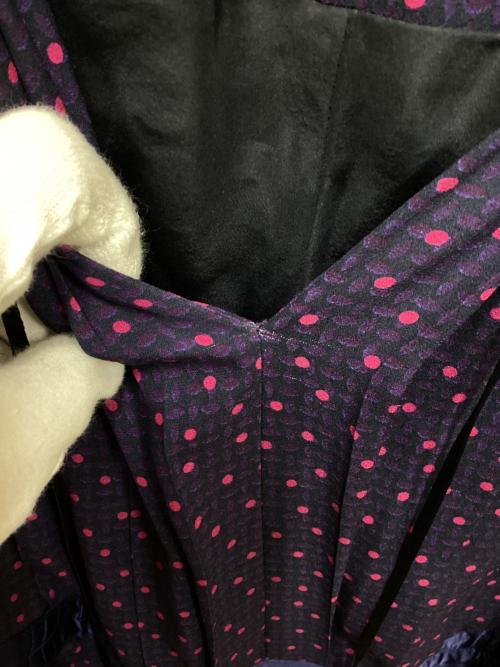 DRAWER（ドゥロワー）DRAWER (ドゥロワー) シルクドットプリーツギャザーワンピ パープル サイズ:ーの古着・服飾アイテム