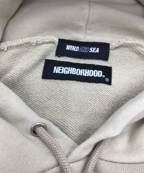 NEIGHBORHOOD（ネイバーフッド）NEIGHBORHOOD (ネイバーフッド) WIND AND SEA (ウィンド アンド シー) プルオーバーパーカー ベージュ サイズ:Lの古着・服飾アイテム