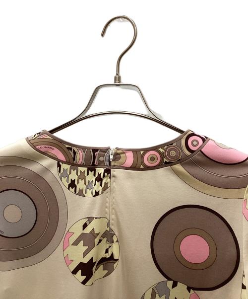 LEONARD（レオナール）LEONARD (レオナール) 総柄ブラウス ベージュ サイズ:Lの古着・服飾アイテム