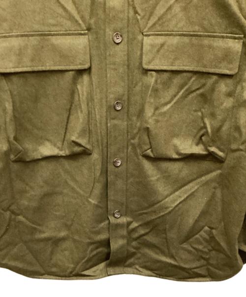 UN by Tomomi Kishita（ユーエヌ バイ トモミ キシタ）UN by Tomomi Kishita (ユーエヌ バイ トモミ キシタ) CPOジャケット オリーブ サイズ:Mの古着・服飾アイテム