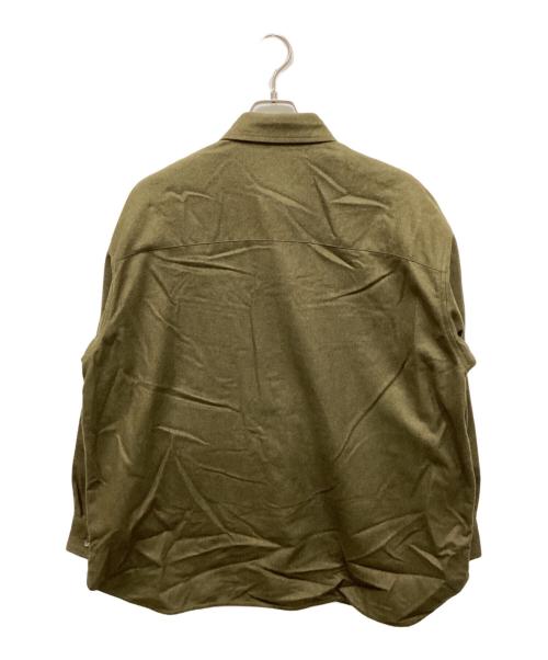 UN by Tomomi Kishita（ユーエヌ バイ トモミ キシタ）UN by Tomomi Kishita (ユーエヌ バイ トモミ キシタ) CPOジャケット オリーブ サイズ:Mの古着・服飾アイテム