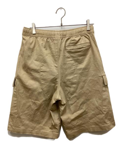 PUMA（プーマ）PUMA (プーマ) maison kitsune (メゾンキツネ) カーゴショートパンツ ベージュ サイズ:Mの古着・服飾アイテム