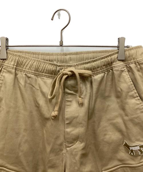 PUMA（プーマ）PUMA (プーマ) maison kitsune (メゾンキツネ) カーゴショートパンツ ベージュ サイズ:Mの古着・服飾アイテム