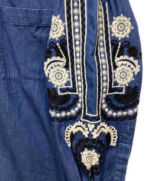 ne quittez pas（ヌキテパ）ne quittez pas (ヌキテパ) 刺繍シャツワンピース インディゴ サイズ:Freeの古着・服飾アイテム