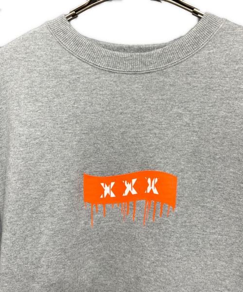 GOD SELECTION XXX（ゴッドセレクショントリプルエックス）GOD SELECTION XXX (ゴッドセレクショントリプルエックス) ロゴスウェット グレー サイズ:Lの古着・服飾アイテム