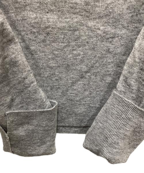 NOLLEY'S sophi（ノーリーズソフィー）NOLLEY'S sophi (ノーリーズソフィー) 袖口パールクルーネックプルオーバーニット グレー サイズ:38の古着・服飾アイテム