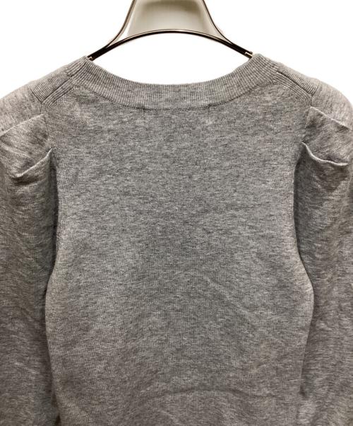 NOLLEY'S sophi（ノーリーズソフィー）NOLLEY'S sophi (ノーリーズソフィー) 袖口パールクルーネックプルオーバーニット グレー サイズ:38の古着・服飾アイテム
