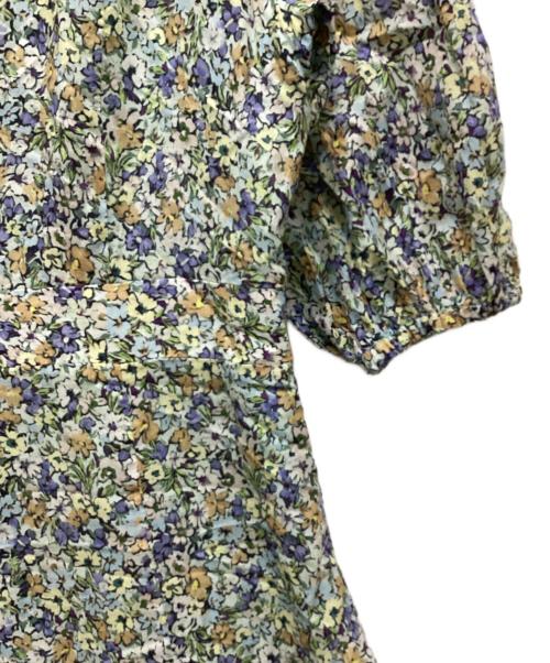 La boutique BonBon（ラブティックボンボン）La boutique BonBon (ラブティックボンボン) 小花プリントスリットショルダーワンピース グリーン サイズ:36の古着・服飾アイテム