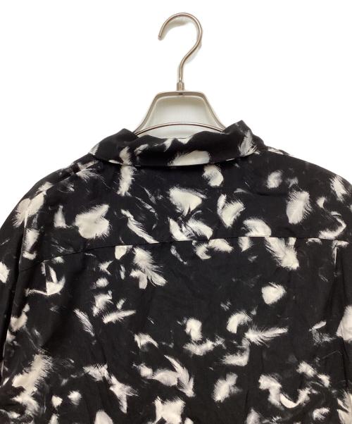 LAD MUSICIAN（ラッドミュージシャン）LAD MUSICIAN (ラッドミュージシャン) DECHINE BIG S/S SHIRT INKJET FEATHER/フェザープリントシャツ ブラック サイズ:46の古着・服飾アイテム