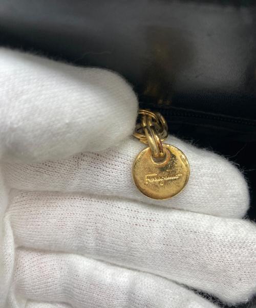 Salvatore Ferragamo（サルヴァトーレ フェラガモ）Salvatore Ferragamo (サルヴァトーレ フェラガモ) ヴァラリボンハンドバッグ ブラックの古着・服飾アイテム