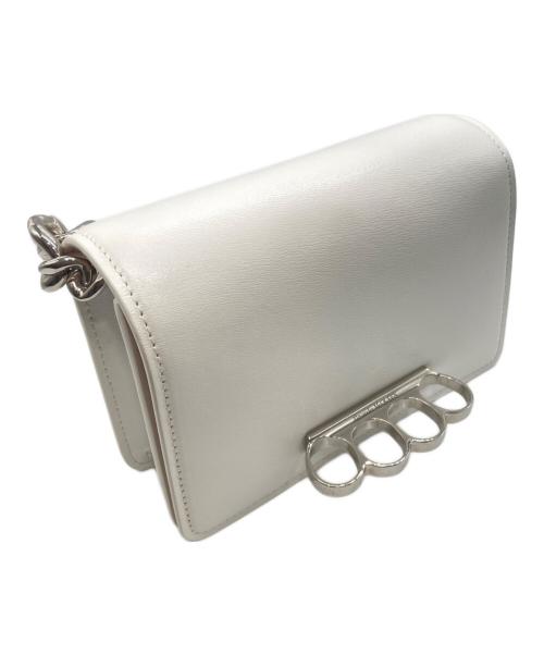 ALEXANDER McQUEEN（アレキサンダーマックイーン）ALEXANDER McQUEEN (アレキサンダーマックイーン) ミニフォーリングチェーンバッグ ホワイトの古着・服飾アイテム