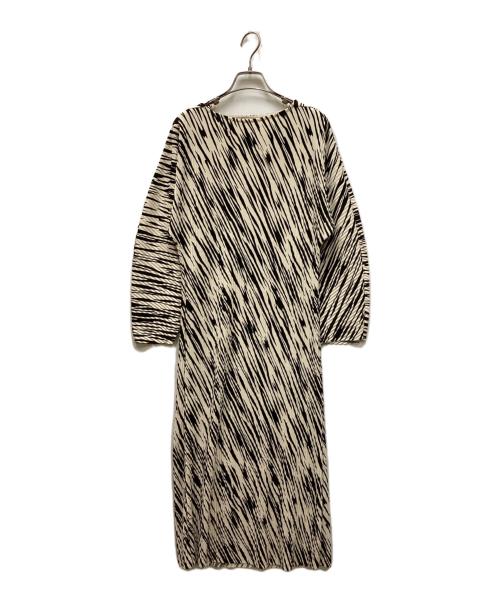 COS（コス）COS (コス) プリーツゼブラワンピース ホワイト サイズ:XS 未使用品の古着・服飾アイテム