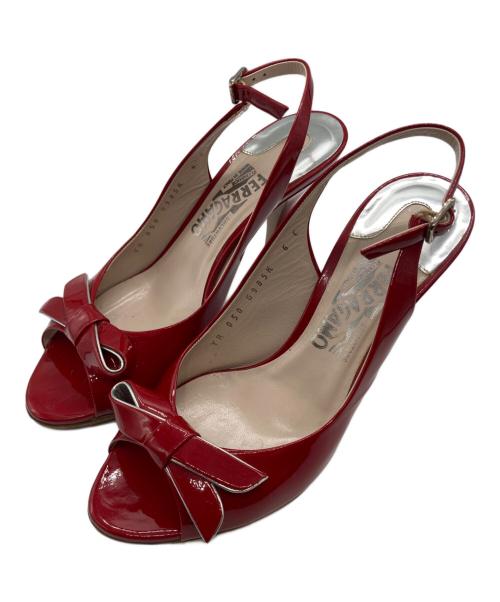 Salvatore Ferragamo（サルヴァトーレ フェラガモ）Salvatore Ferragamo (サルヴァトーレ フェラガモ) パテントリボンサンダル レッド サイズ:6の古着・服飾アイテム