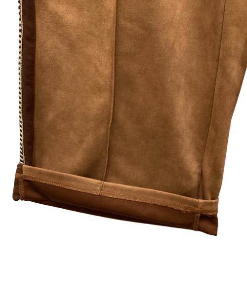 SASQUATCHfabrix.（サスクワッチファブリックス）SASQUATCHfabrix. (サスクワッチファブリックス) FAUX SUEDE FLARE SILHOUETTE TRACK PANTS/フェイクスウェードフレアシルエットトラックパンツ ブラウン サイズ:XLの古着・服飾アイテム