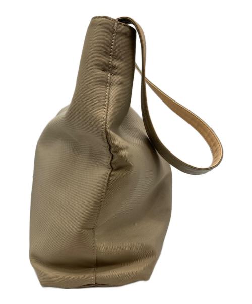 GIVENCHY（ジバンシィ）GIVENCHY (ジバンシィ) 4Gロゴナイロンショルダーバッグ ベージュの古着・服飾アイテム